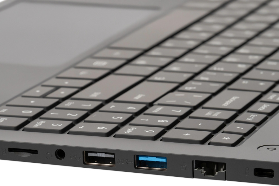 Ноутбук IRU 15A i5-12450H • 16 ГБ • SSD 256 ГБ • 15.6" IPS • DOS • 6000 мА·ч 